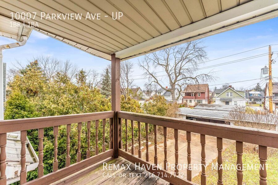 10007 Parkview Ave | UP, Garfield Heights - Spacious 1-bed 1-bath multi-family home!  property image