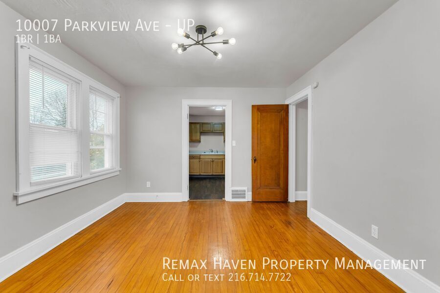 10007 Parkview Ave | UP, Garfield Heights - Spacious 1-bed 1-bath multi-family home!  property image