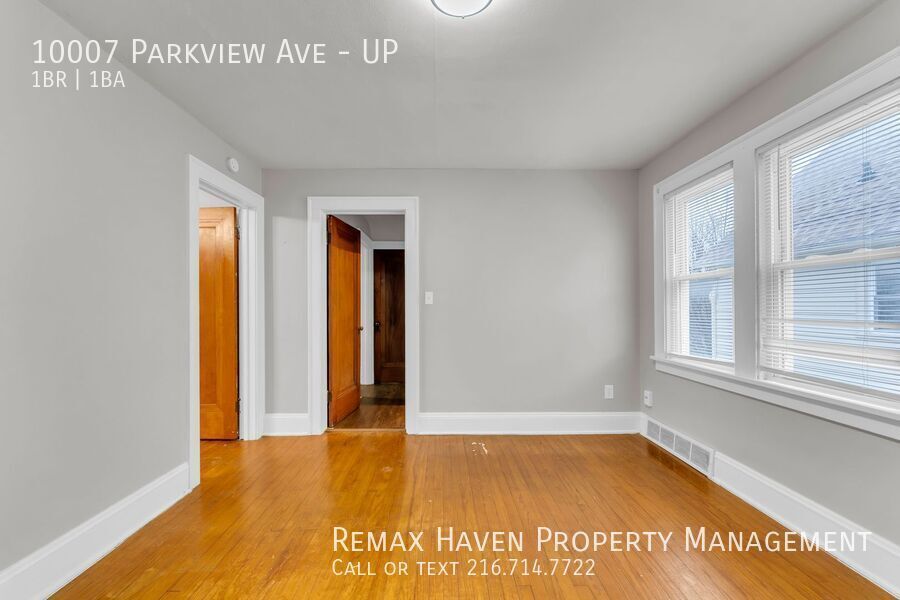 10007 Parkview Ave | UP, Garfield Heights - Spacious 1-bed 1-bath multi-family home!  property image