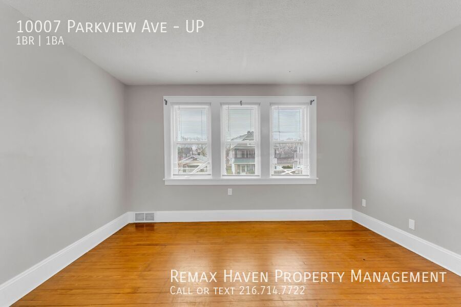 10007 Parkview Ave | UP, Garfield Heights - Spacious 1-bed 1-bath multi-family home!  property image