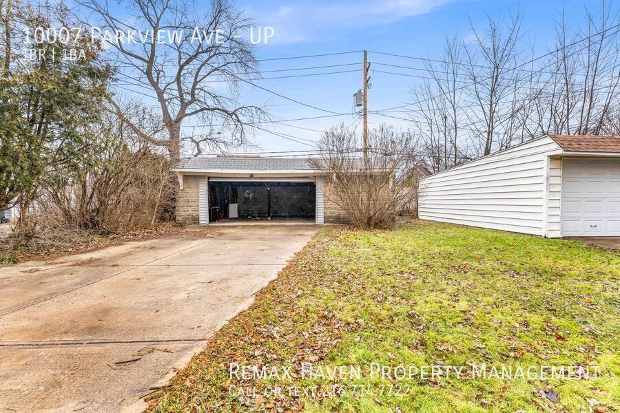 10007 Parkview Ave | UP, Garfield Heights - Spacious 1-bed 1-bath multi-family home!  property image