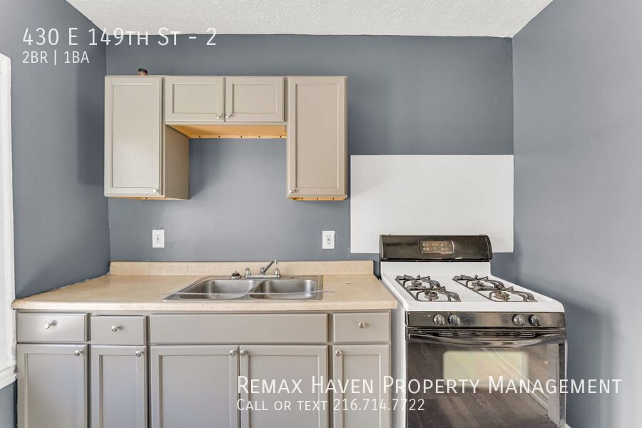 430 E 149th St | Unit 2, Cleveland - Spacious 2-bed 1-bath multi-family home! property image