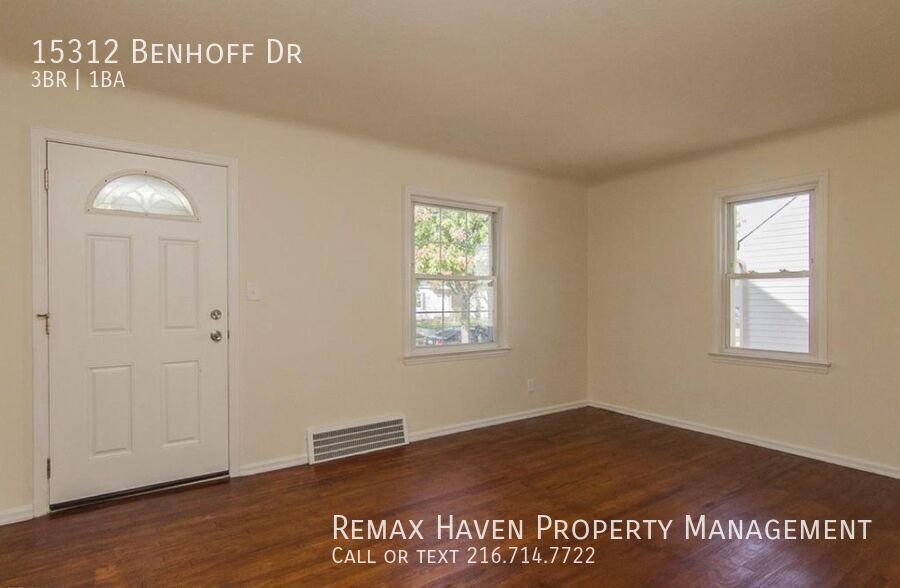 15312 Benhoff Dr, Maple Heights - Spacious 3-bed 1-bath single-family home! property image