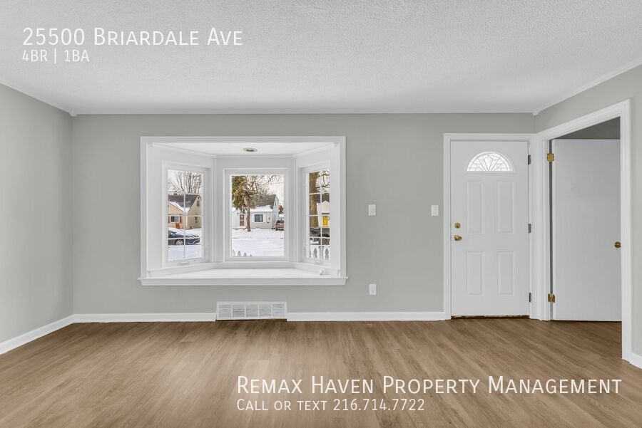 25500 Briardale Ave, Euclid - Spacious 4-bed 1 -bath single-family home! property image