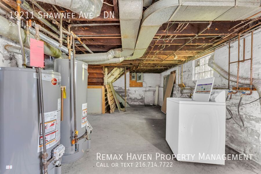 19211 Shawnee Ave | DN, Cleveland - Spacious 2 bed 1 bath multi-family home! property image