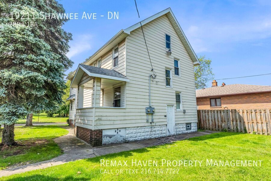 19211 Shawnee Ave | DN, Cleveland - Spacious 2 bed 1 bath multi-family home! property image