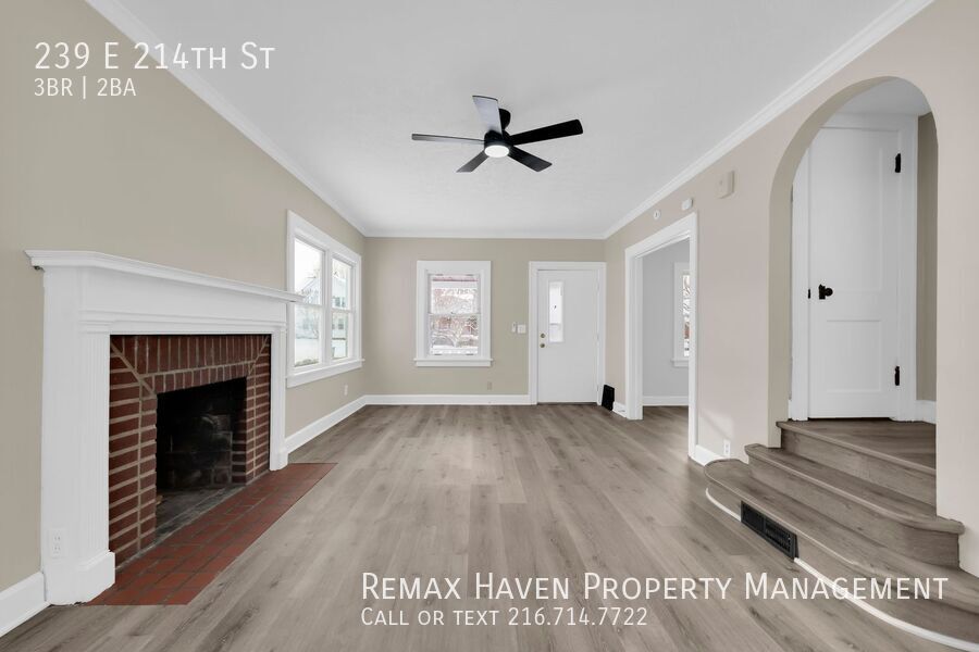 239 E 214th St, Euclid - Spacious 3-bed 2 -bath single-family home! property image