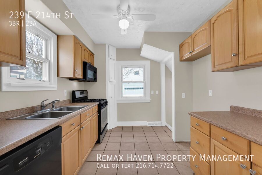 239 E 214th St, Euclid - Spacious 3-bed 2 -bath single-family home! property image