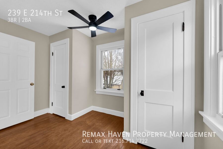 239 E 214th St, Euclid - Spacious 3-bed 2 -bath single-family home! property image