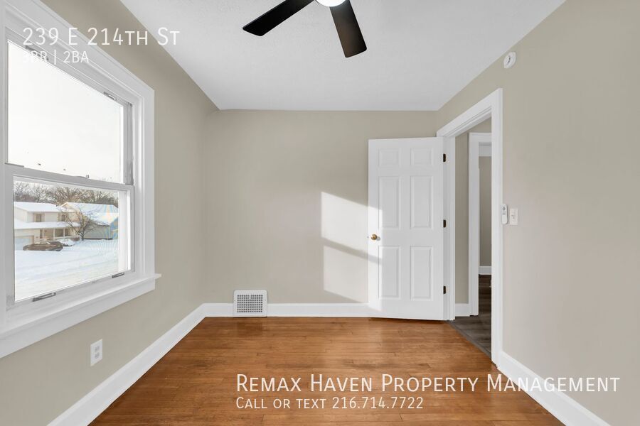 239 E 214th St, Euclid - Spacious 3-bed 2 -bath single-family home! property image