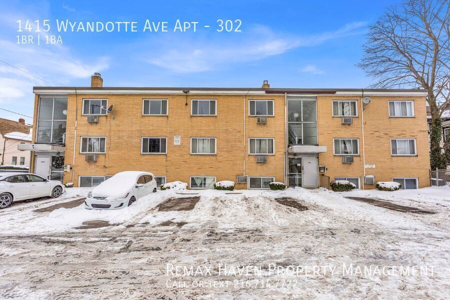 1415 Wyandotte Ave | Apt #302, Lakewood - Spacious 1-bed 1-bath apartment!  property image