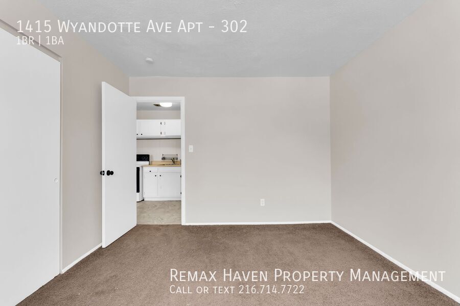 1415 Wyandotte Ave | Apt #302, Lakewood - Spacious 1-bed 1-bath apartment!  property image