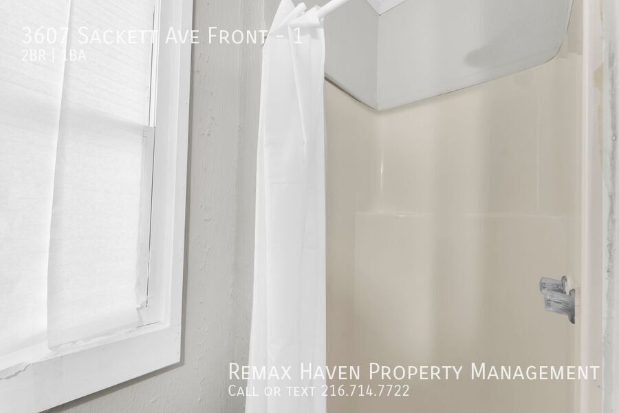 3607 Sackett Ave | Unit 1 Front, Cleveland - Spacious 2-bed 1-bath multi-family home!  property image