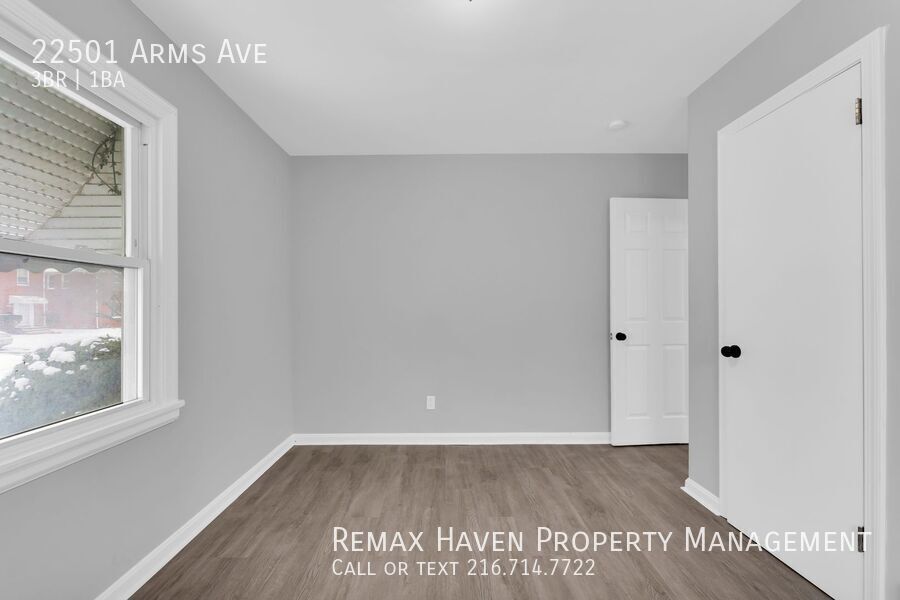 22501 Arms Ave, Euclid - Spacious 3-bed 1-bath single-family home! property image