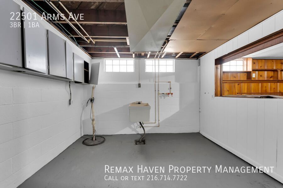 22501 Arms Ave, Euclid - Spacious 3-bed 1-bath single-family home! property image