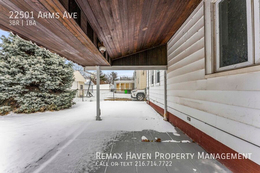 22501 Arms Ave, Euclid - Spacious 3-bed 1-bath single-family home! property image