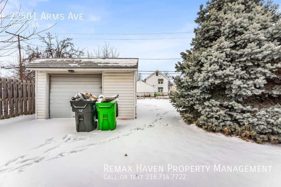 22501 Arms Ave, Euclid - Spacious 3-bed 1-bath single-family home! property image