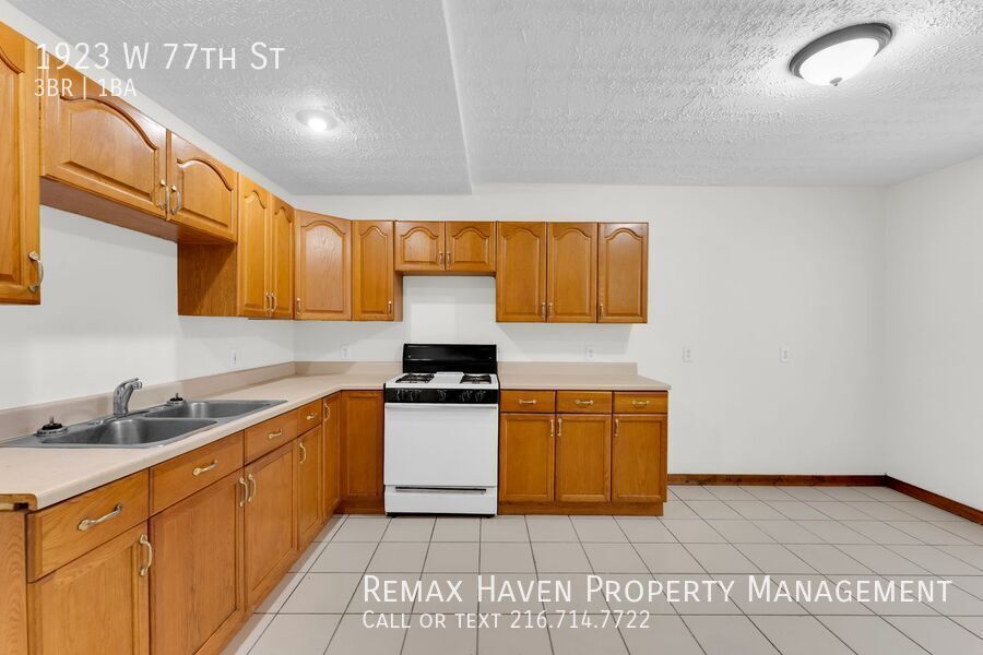 1923 W 77th St, Cleveland - Spacious 3-bed 1 -bath single-family home! property image