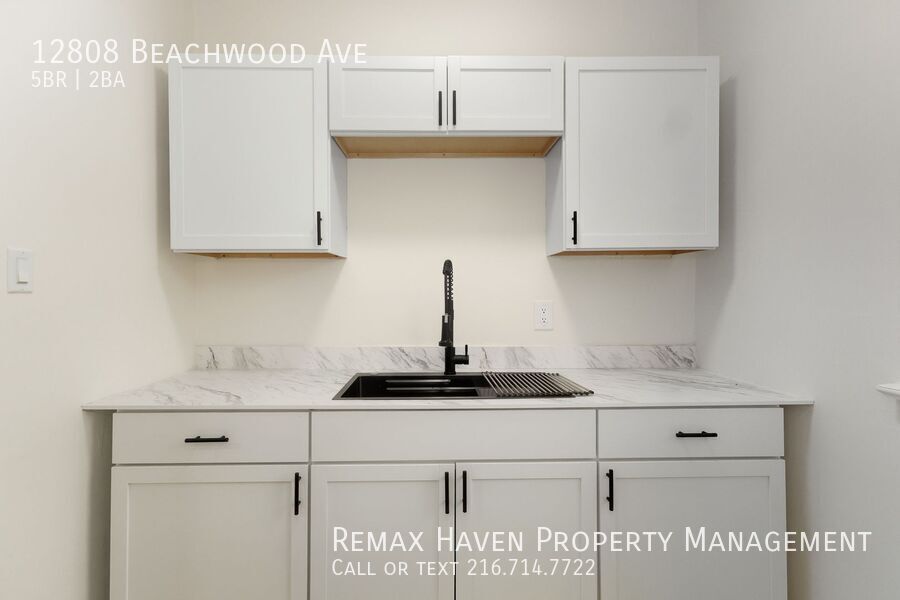 12808 Beachwood Ave, Cleveland - Spacious 5-bed 2-bath single-family home! property image