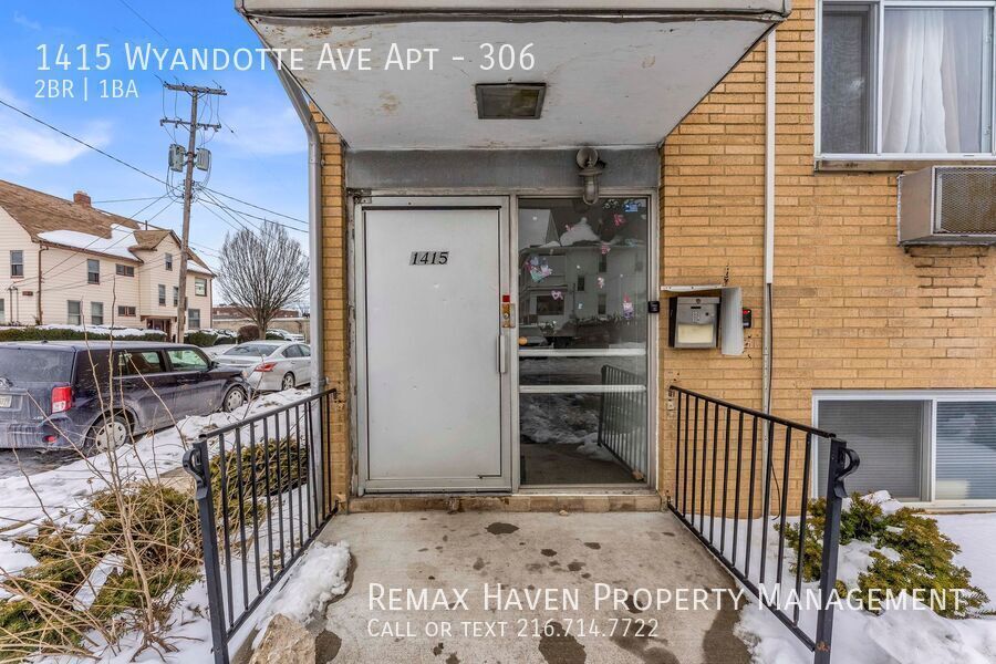 1415 Wyandotte Ave | Apt 306, Lakewood- Spacious 2 bed 1 bath apartment! - Heat Included property image