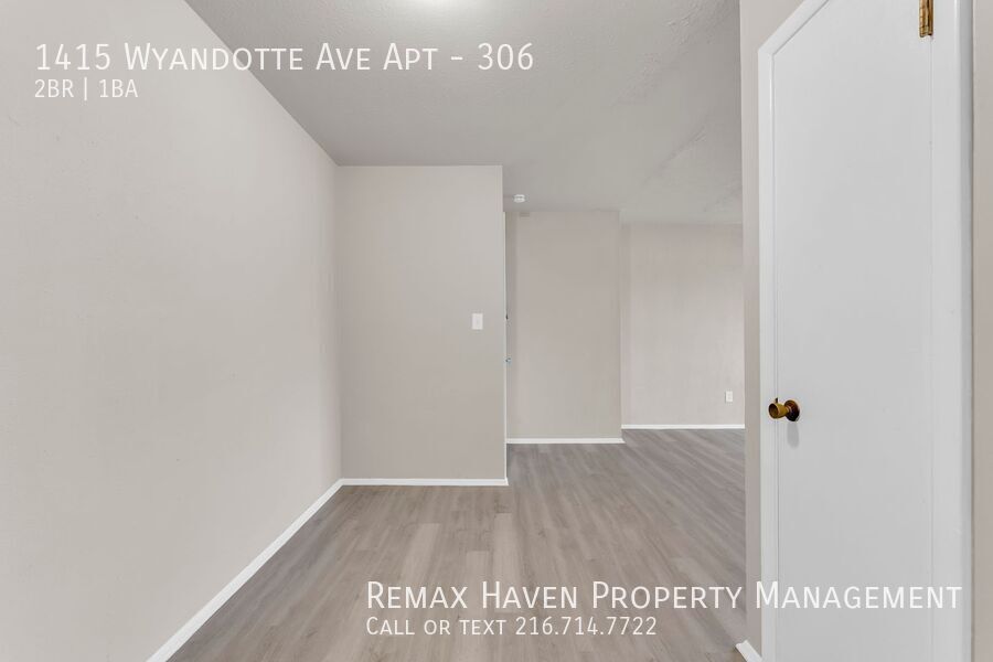 1415 Wyandotte Ave | Apt 306, Lakewood- Spacious 2 bed 1 bath apartment! - Heat Included property image