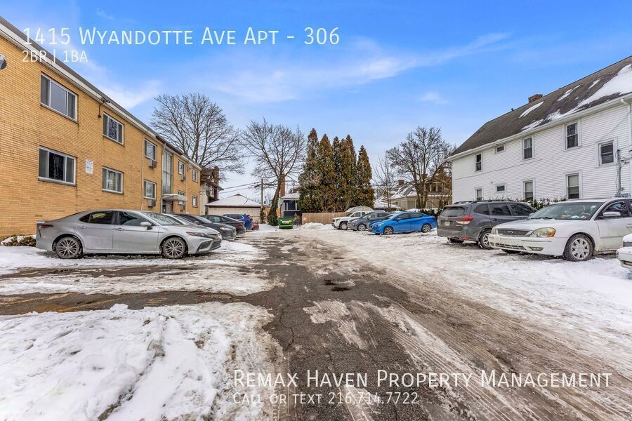 1415 Wyandotte Ave | Apt 306, Lakewood- Spacious 2 bed 1 bath apartment! - Heat Included property image