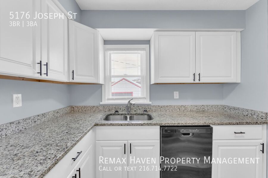 5176 Joseph St, Maple Heights - Spacious 3-bed 2.5 -bath single-family home! property image