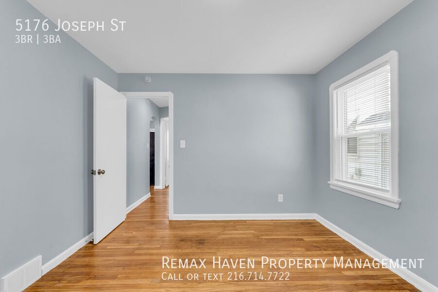 5176 Joseph St, Maple Heights - Spacious 3-bed 2.5 -bath single-family home! property image