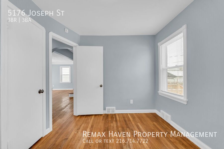 5176 Joseph St, Maple Heights - Spacious 3-bed 2.5 -bath single-family home! property image