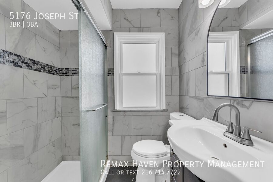 5176 Joseph St, Maple Heights - Spacious 3-bed 2.5 -bath single-family home! property image