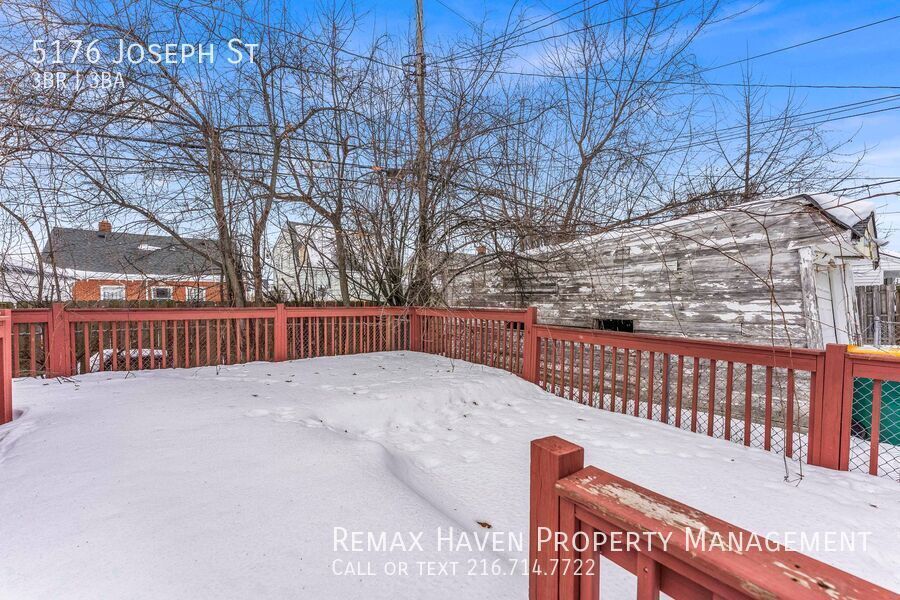 5176 Joseph St, Maple Heights - Spacious 3-bed 2.5 -bath single-family home! property image