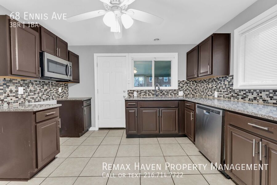 68 Ennis Ave, Bedford - Spacious 3-bed 1-bath single-family home! property image