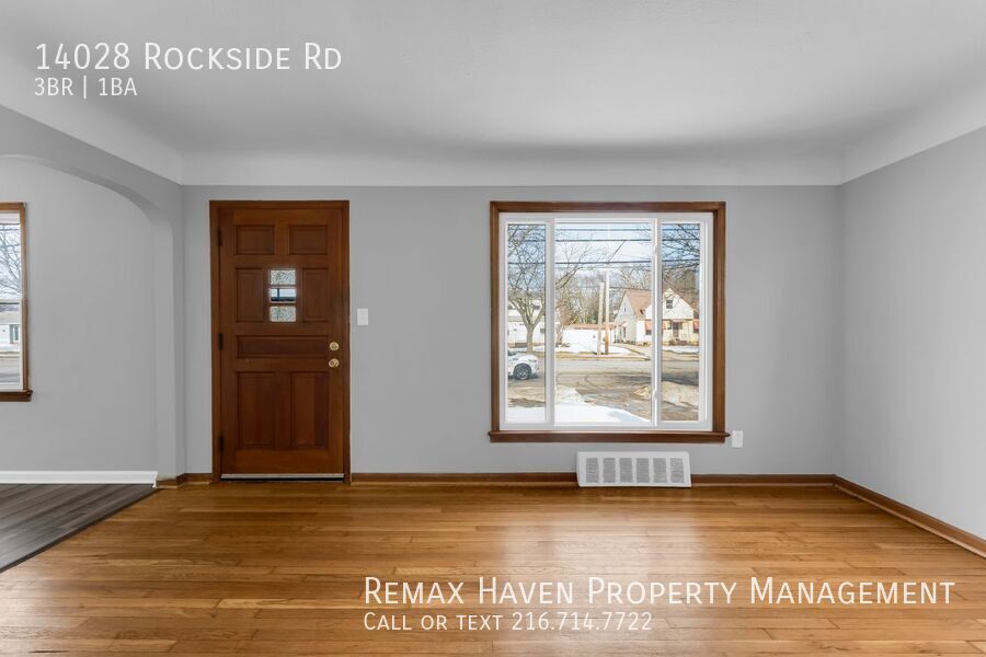 14028 Rockside Rd, Maple Heights - Spacious 3-bed 1-bath single-family home! property image