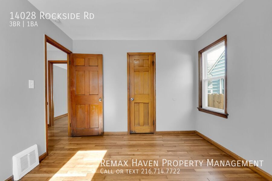 14028 Rockside Rd, Maple Heights - Spacious 3-bed 1-bath single-family home! property image