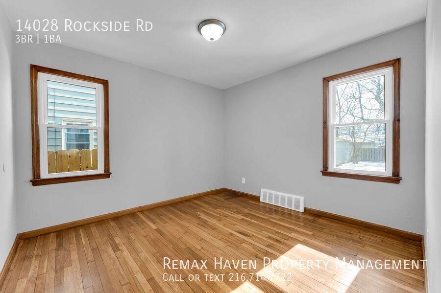 14028 Rockside Rd, Maple Heights - Spacious 3-bed 1-bath single-family home! property image