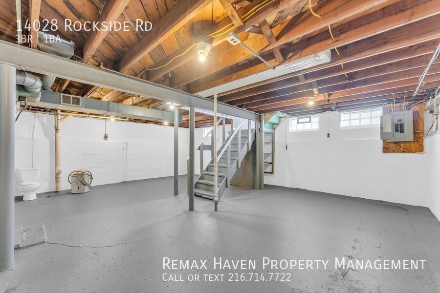 14028 Rockside Rd, Maple Heights - Spacious 3-bed 1-bath single-family home! property image