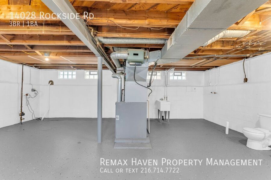 14028 Rockside Rd, Maple Heights - Spacious 3-bed 1-bath single-family home! property image