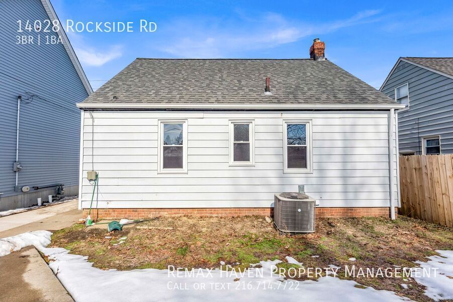 14028 Rockside Rd, Maple Heights - Spacious 3-bed 1-bath single-family home! property image