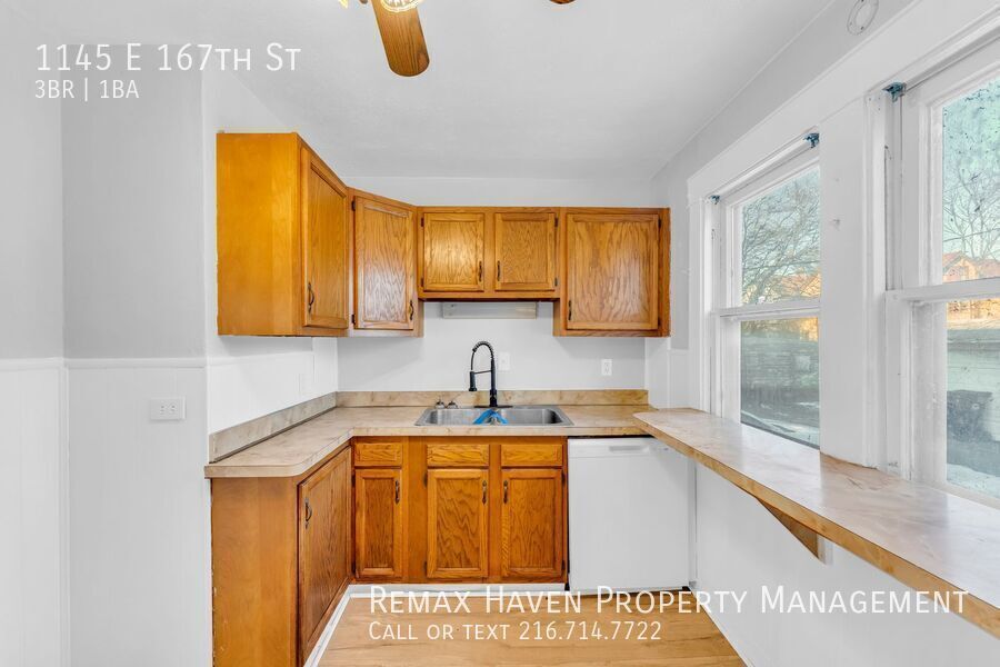 1145 E 167th St, Cleveland - Spacious 3-bed 1-bath single-family home! property image