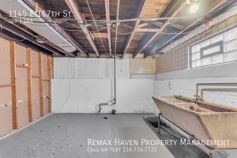 1145 E 167th St, Cleveland - Spacious 3-bed 1-bath single-family home! property image