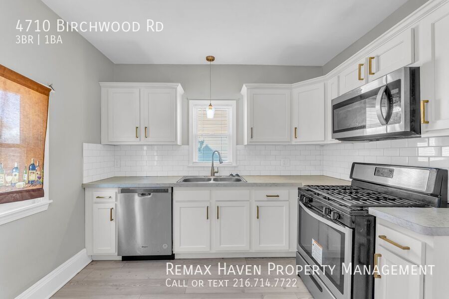 4710 Birchwood Rd, Garfield Heights - Spacious 3-bed 1-bath single-family home! property image