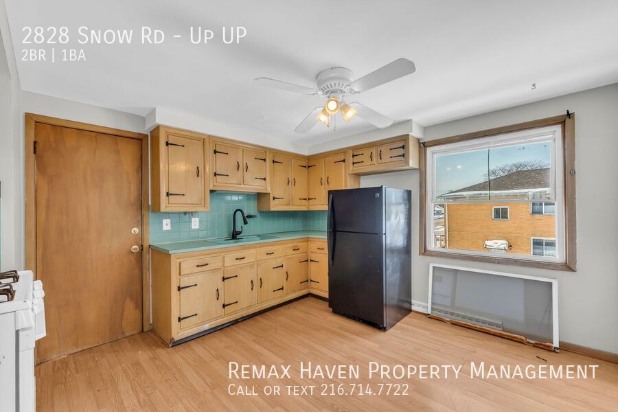 2828 Snow Rd | UP, Parma - Spacious 2-bed 1-bath multi-family home!  property image