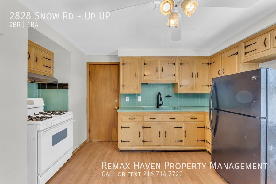 2828 Snow Rd | UP, Parma - Spacious 2-bed 1-bath multi-family home!  property image