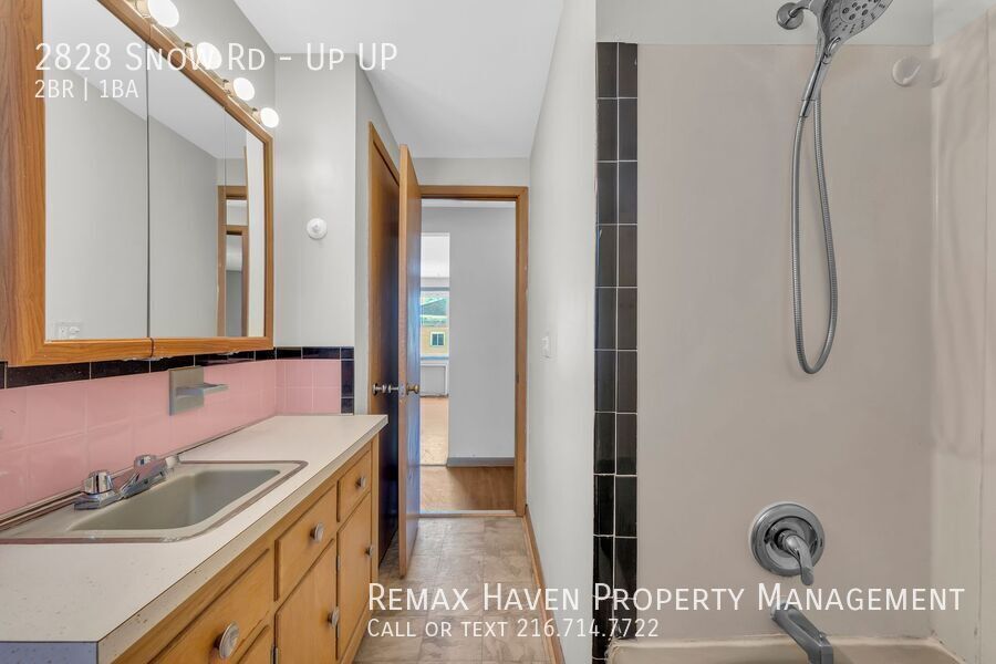 2828 Snow Rd | UP, Parma - Spacious 2-bed 1-bath multi-family home!  property image