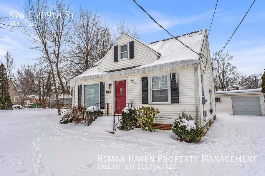 876 E 209th St, Euclid - Spacious 3-bed 1-bath single-family home! property image