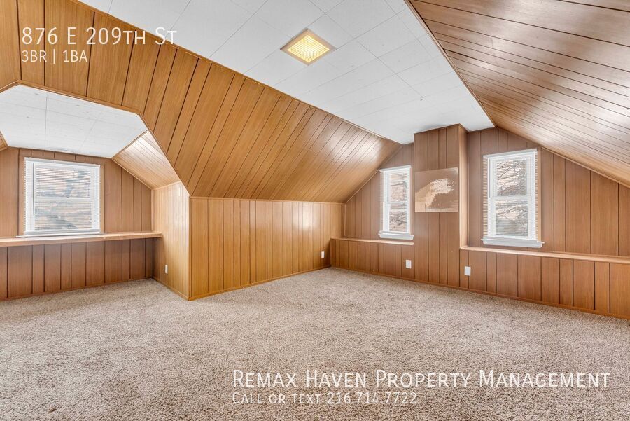 876 E 209th St, Euclid - Spacious 3-bed 1-bath single-family home! property image