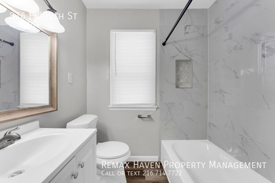 876 E 209th St, Euclid - Spacious 3-bed 1-bath single-family home! property image