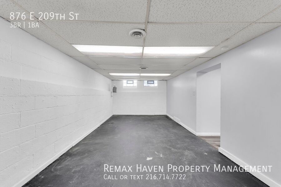 876 E 209th St, Euclid - Spacious 3-bed 1-bath single-family home! property image