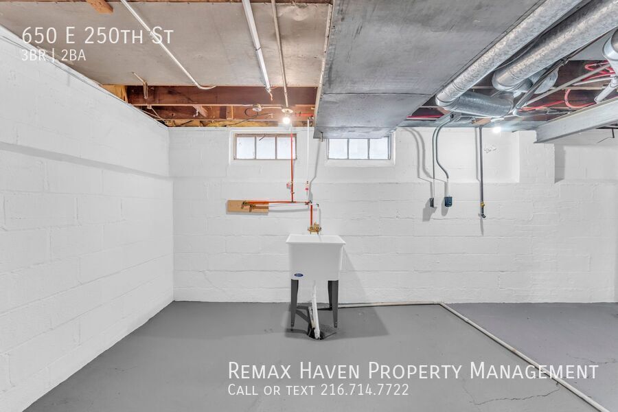 650 E 250th St, Euclid - Spacious 3-bed 2 -bath single-family home! property image