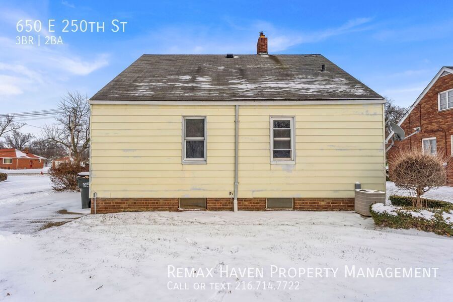 650 E 250th St, Euclid - Spacious 3-bed 2 -bath single-family home! property image